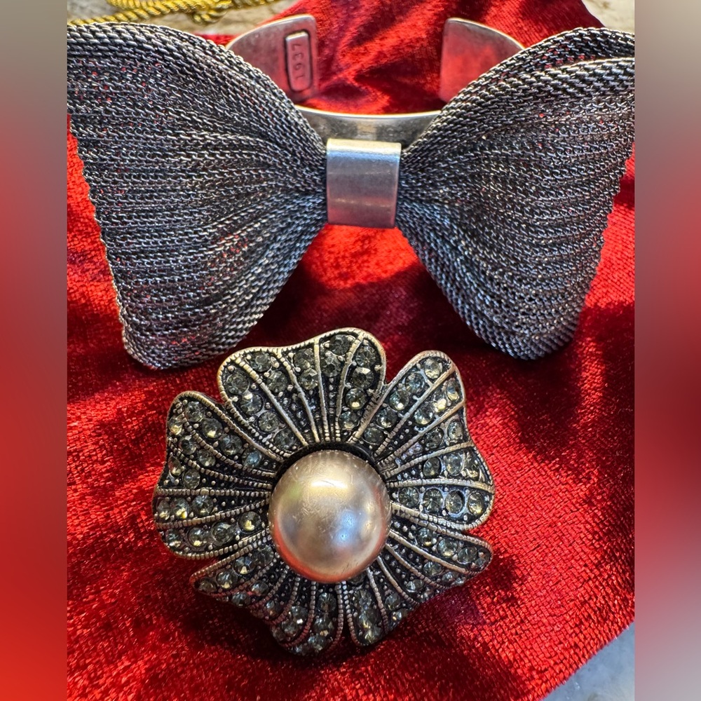 Vintage Mesh Bow Silver-tone Cuff Bracelet